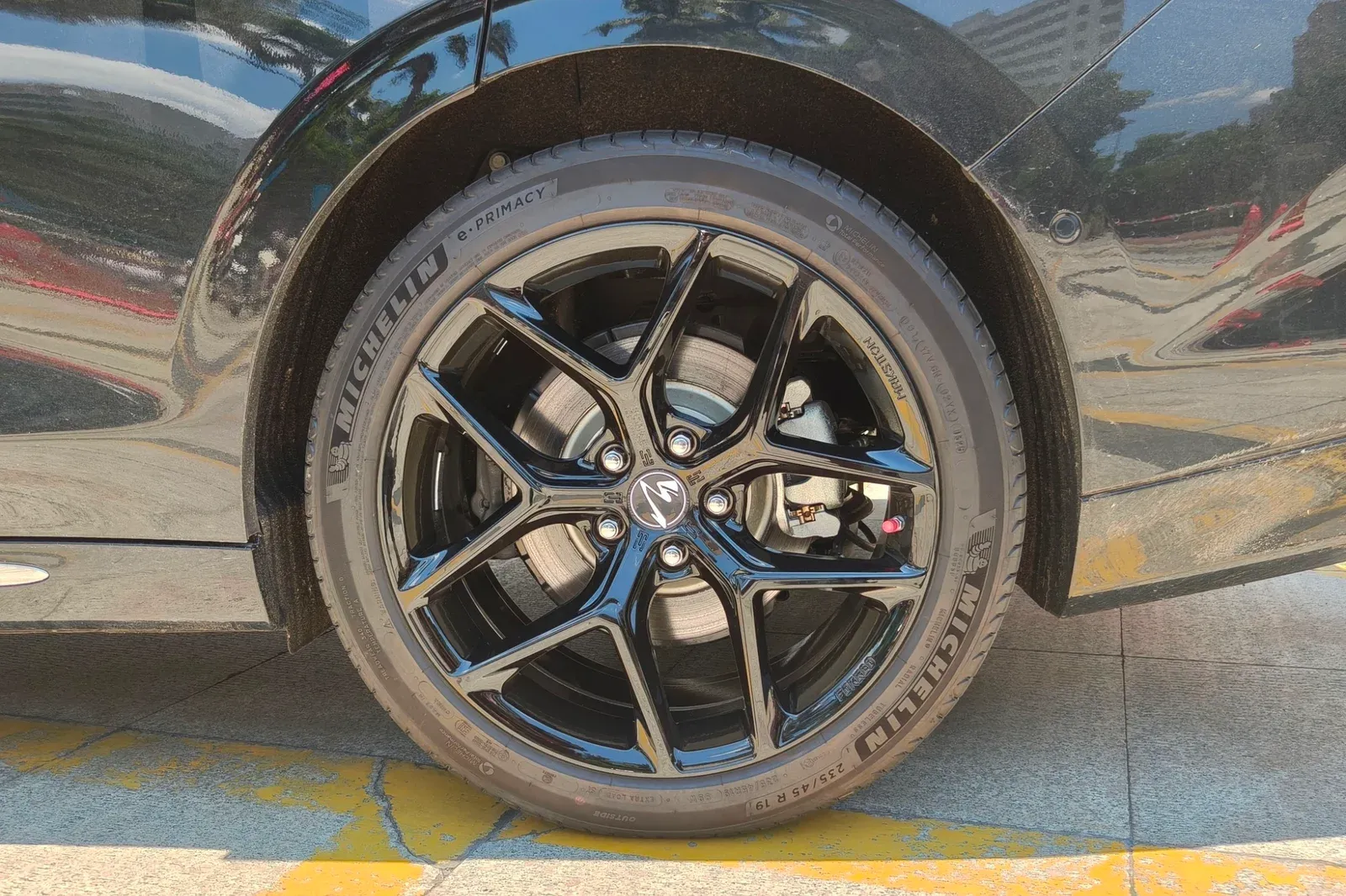 宝骏享境PHEV · FG FK07RL 轮毂装车实拍，第2张
