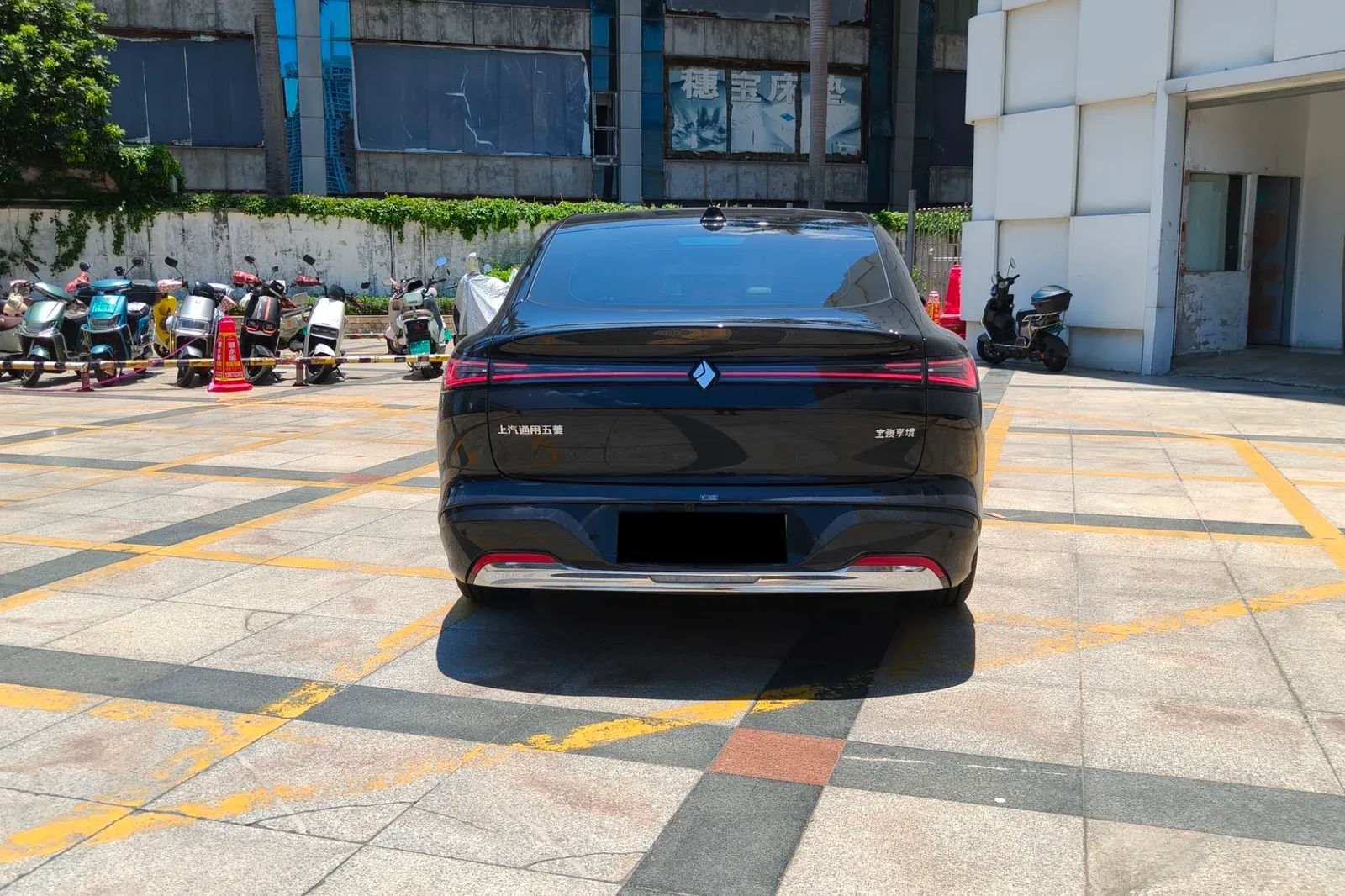 宝骏享境PHEV · FG FK07RL 轮毂装车实拍，第4张