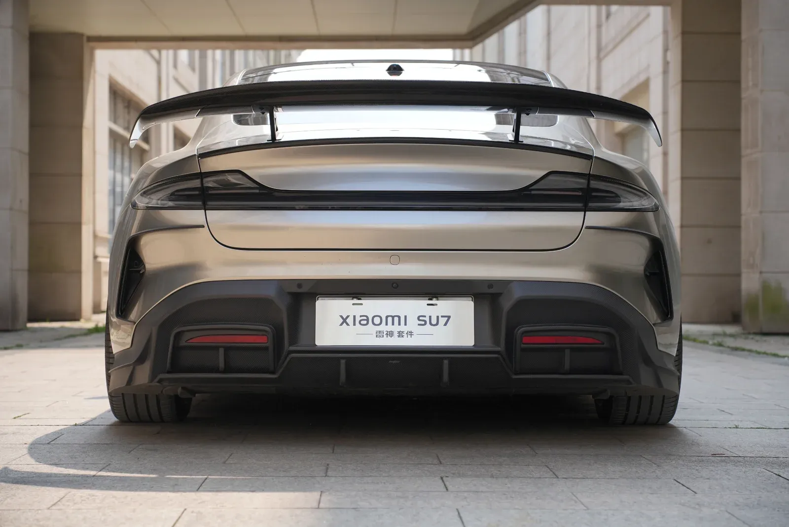 小米SU7 · FG MR7 轮毂装车实拍，第3张