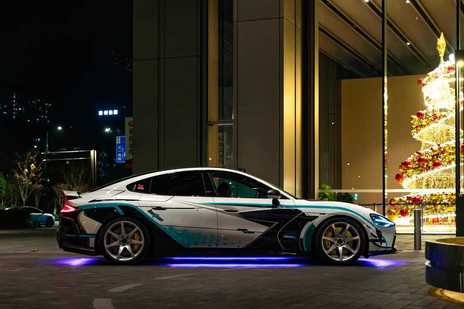 小米SU7 · FG MR7 轮毂装车实拍，第1张