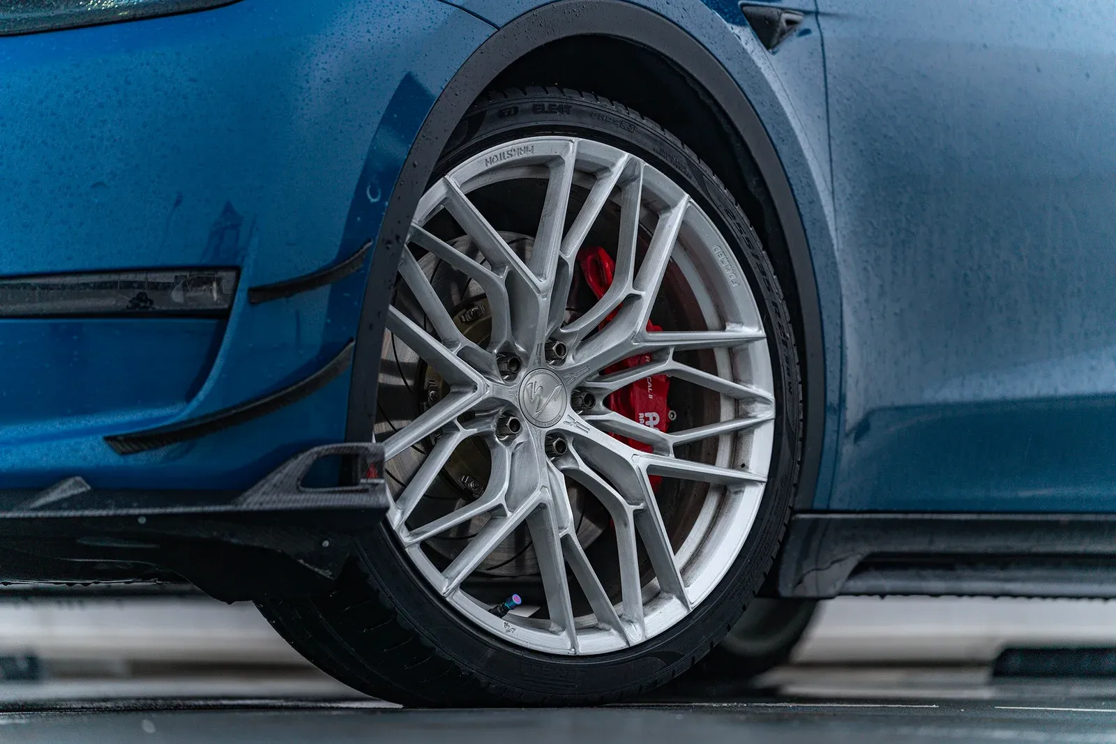 特斯拉ModelY · FG FK08 轮毂装车实拍，第4张