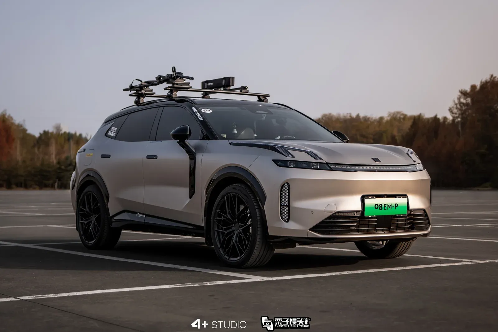 领克08 · FG FK08 轮毂装车实拍，第2张