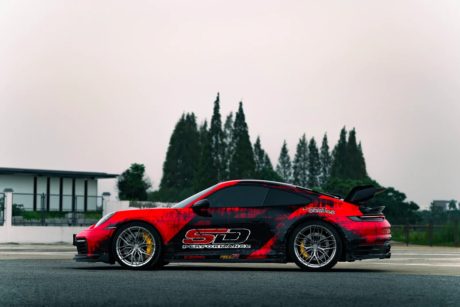 保时捷911搭载MAKSTTON FG FK08 前20寸/后21寸轮毂实拍图
