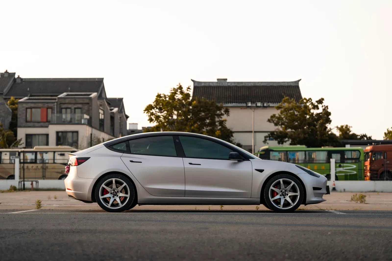 特斯拉Model3改装MAKSTTON FG MR7 MONO19寸轮毂实拍图