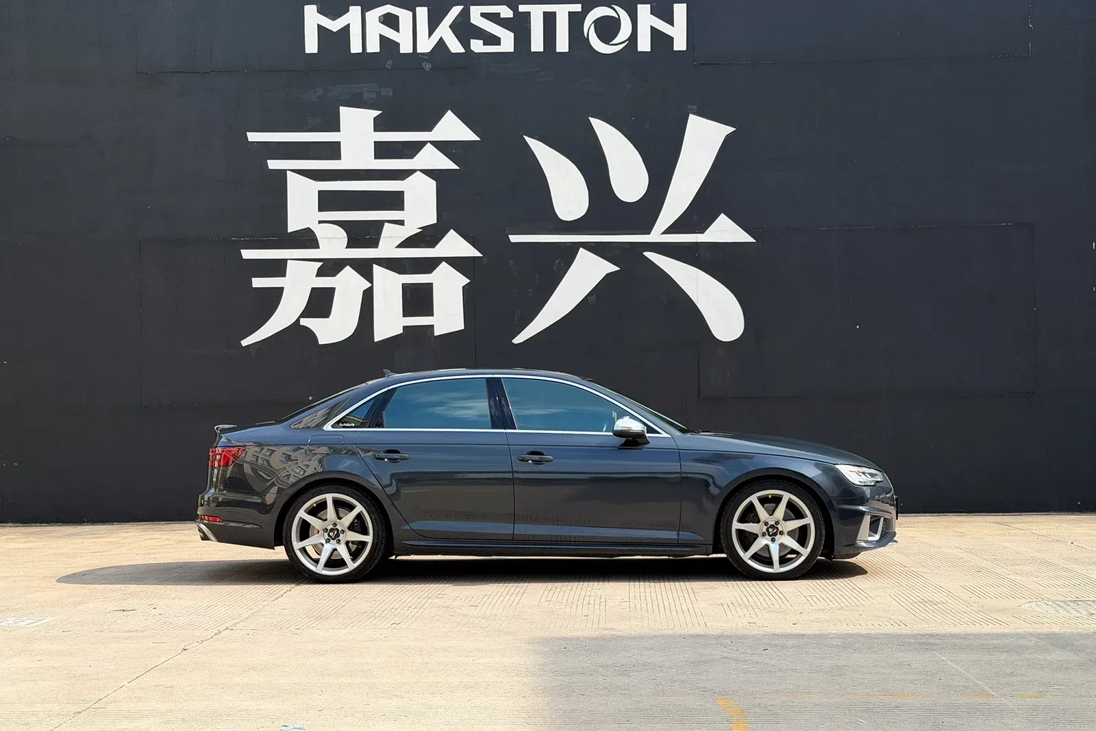 奥迪S4搭载MAKSTTON FG MR7 MONO 19寸轮毂实拍图