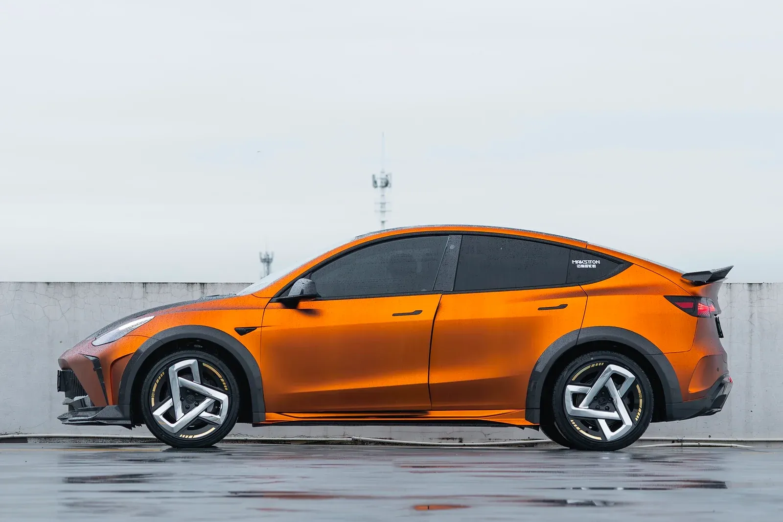 特斯拉ModelY改装MAKSTTON FG GS1721寸轮毂实拍图