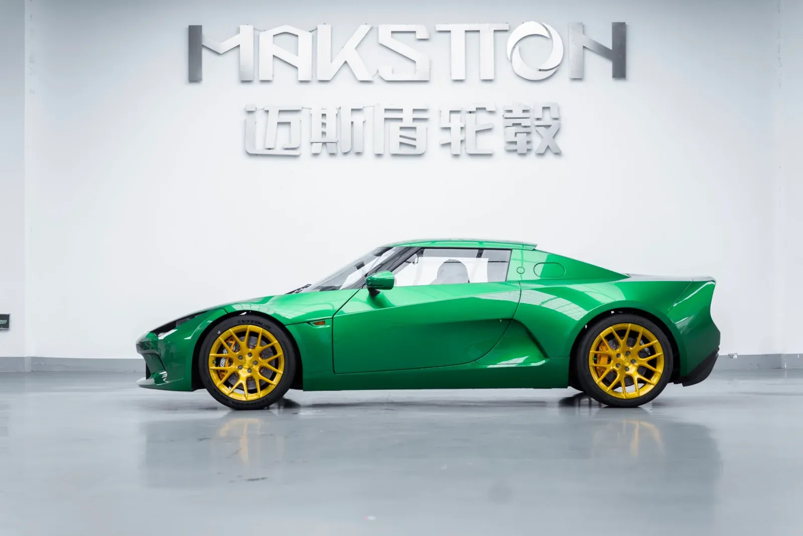 小跑车SC01改装MAKSTTON FG RE0718寸轮毂实拍图