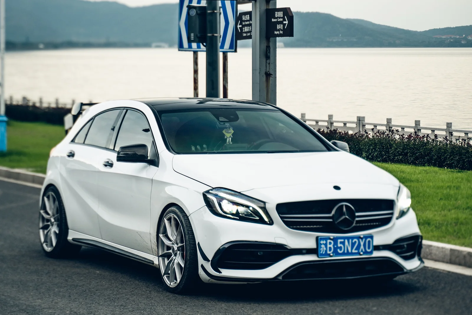 奔驰A45AMG · FF 011 轮毂装车实拍，第2张