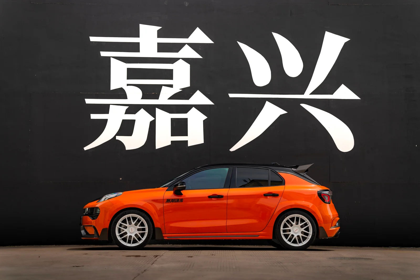 领克02HB搭载MAKSTTON FF CK70CE 19寸轮毂实拍图