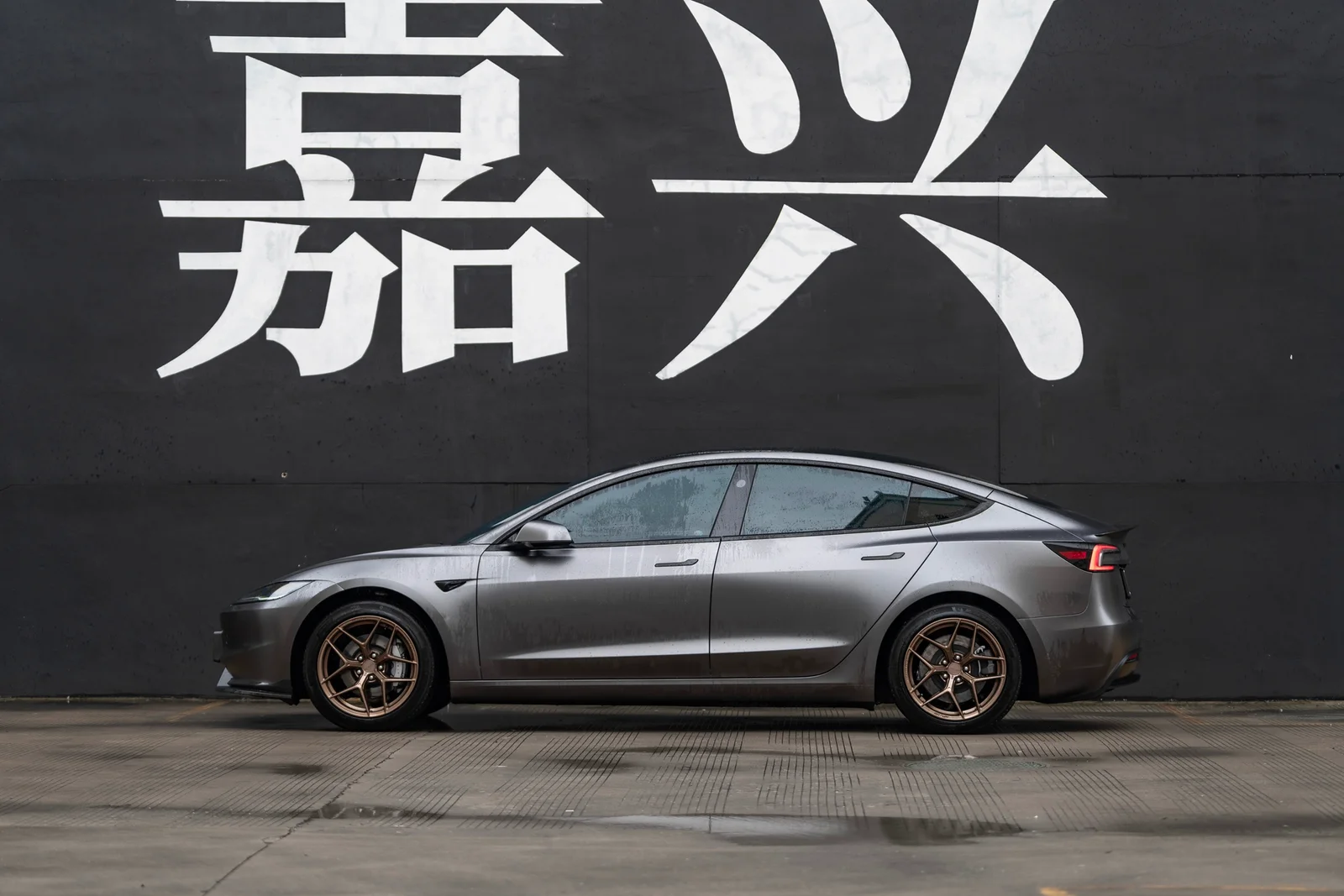特斯拉Model3焕新版改装MAKSTTON FF FK0718寸轮毂实拍图