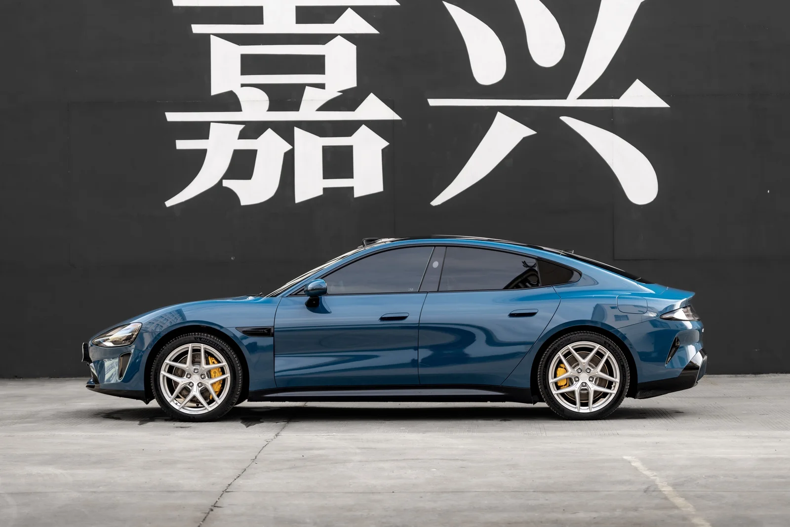 小米SU7 · FF FK07 轮毂装车实拍，第1张