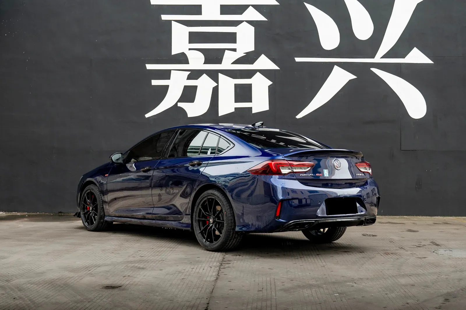 别克君威GS · FF 011 轮毂装车实拍，第3张