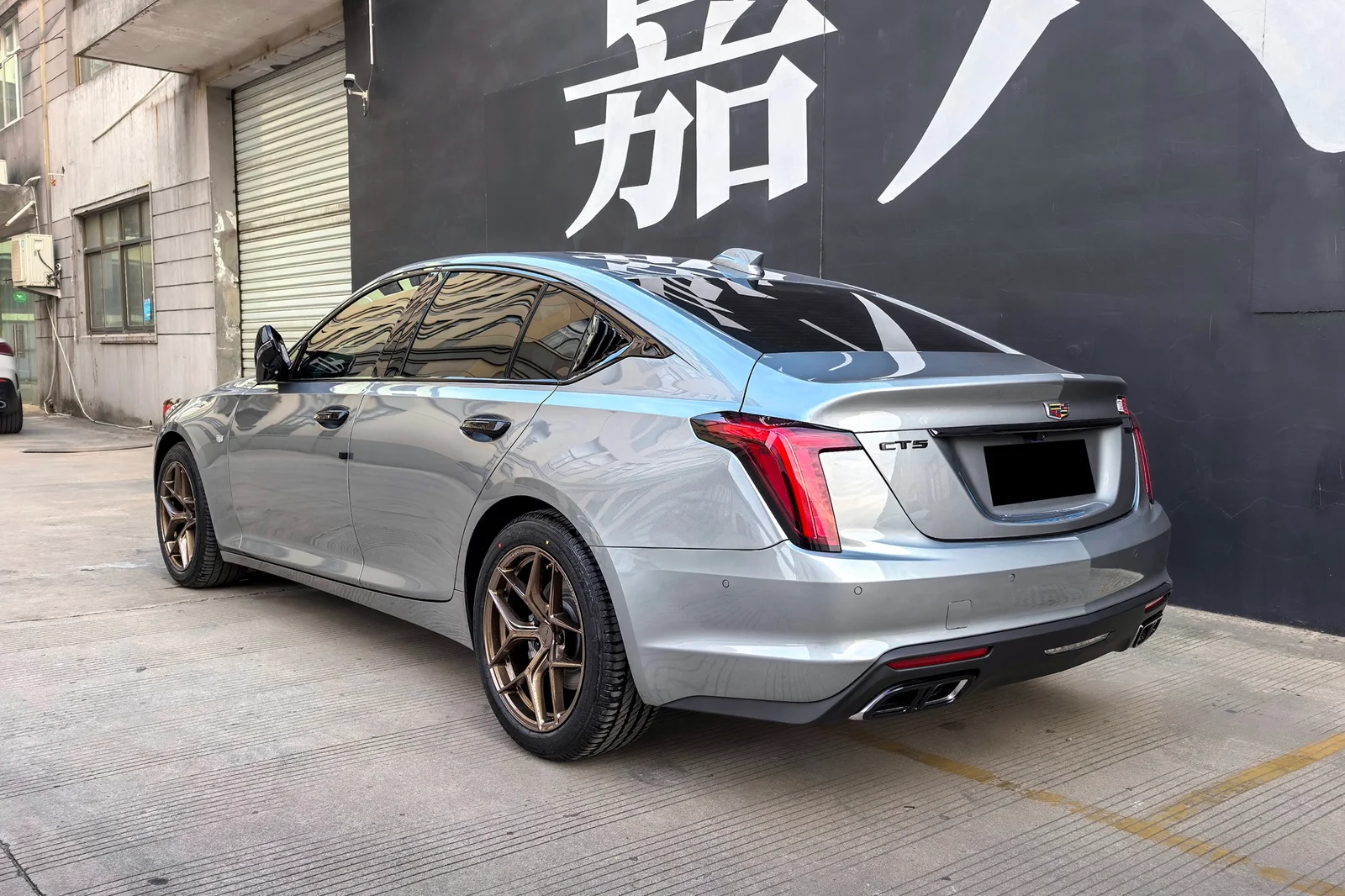 凯迪拉克CT5 · FF FK07 轮毂装车实拍，第3张