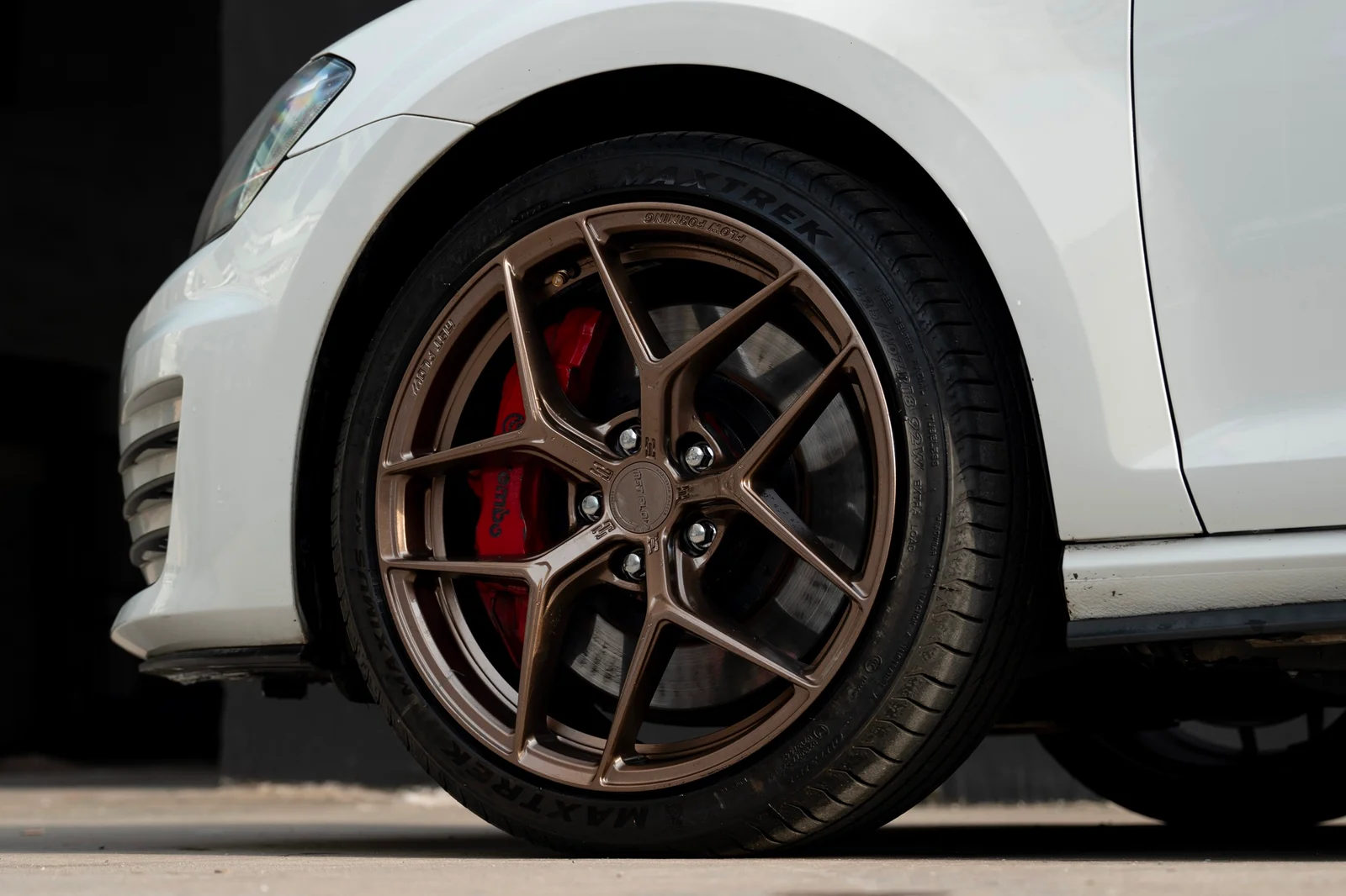 大众高尔夫七代GTI · FF FK07 轮毂装车实拍，第6张