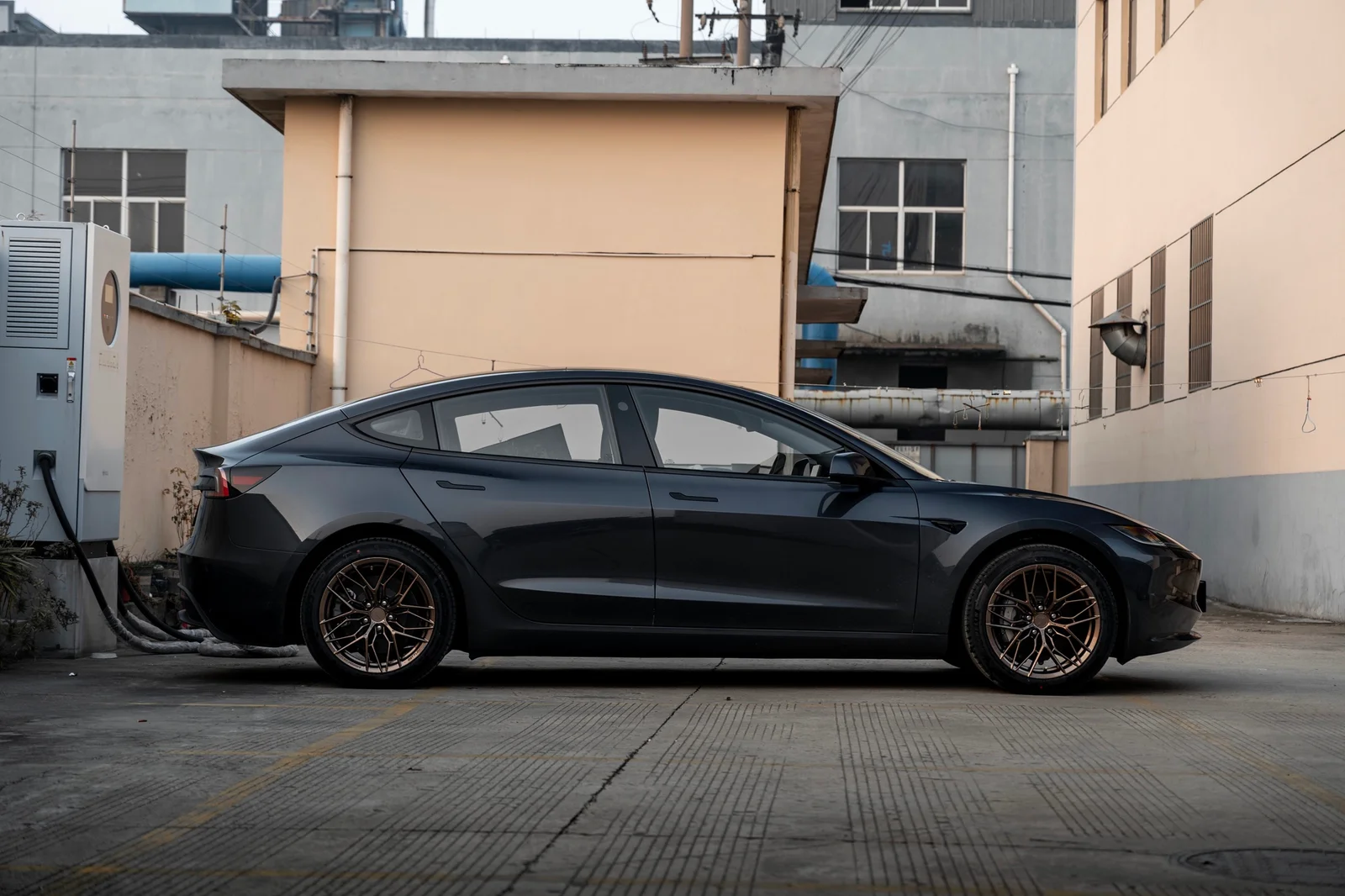 特斯拉Model3焕新版改装MAKSTTON FF FK0818寸轮毂实拍图