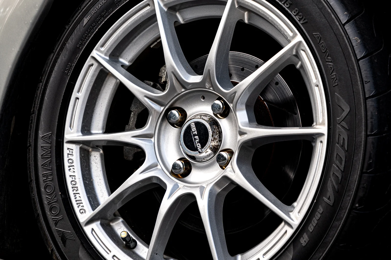 马自达323 · FF FK75S 轮毂装车实拍，第6张