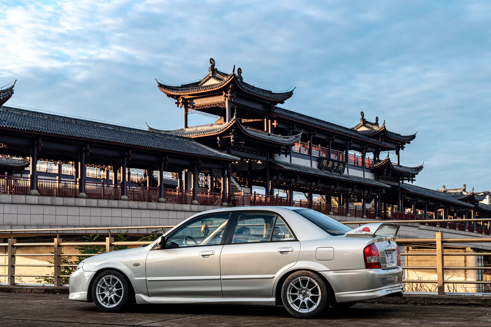 马自达323 · FF FK75S 轮毂装车实拍，第1张