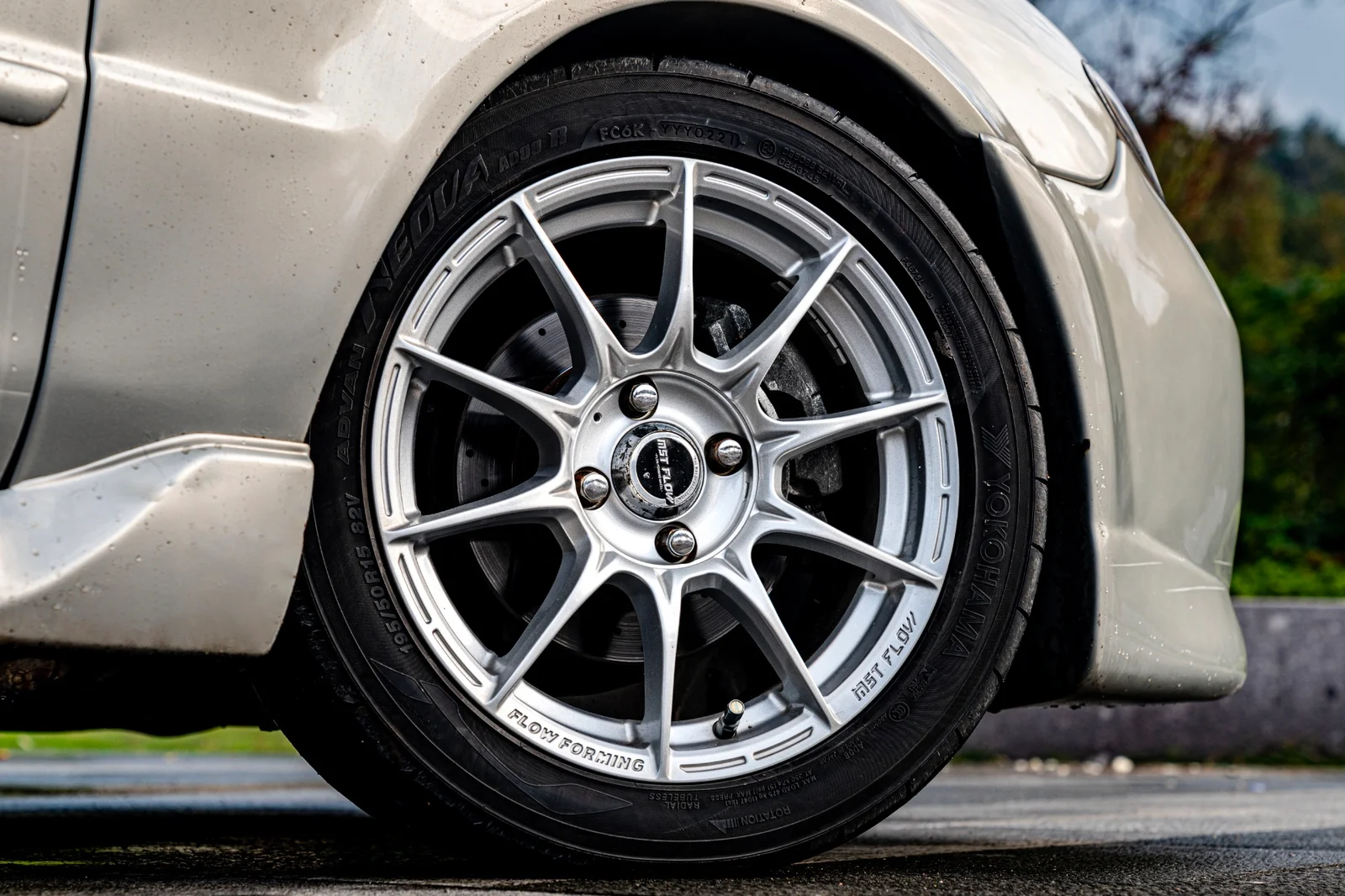 马自达323 · FF FK75S 轮毂装车实拍，第5张