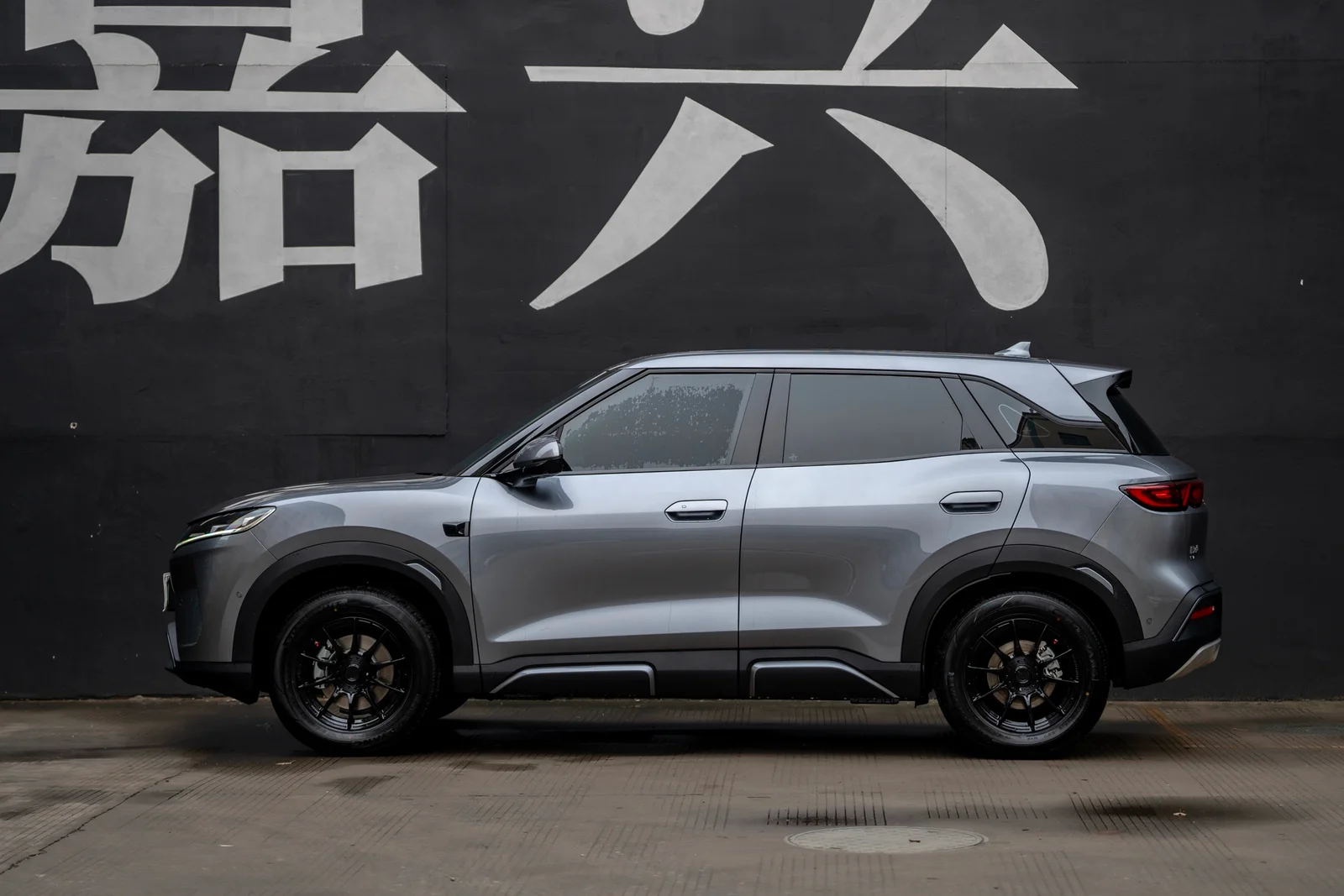 比亚迪元UP · FF FK75S 轮毂装车实拍，第1张