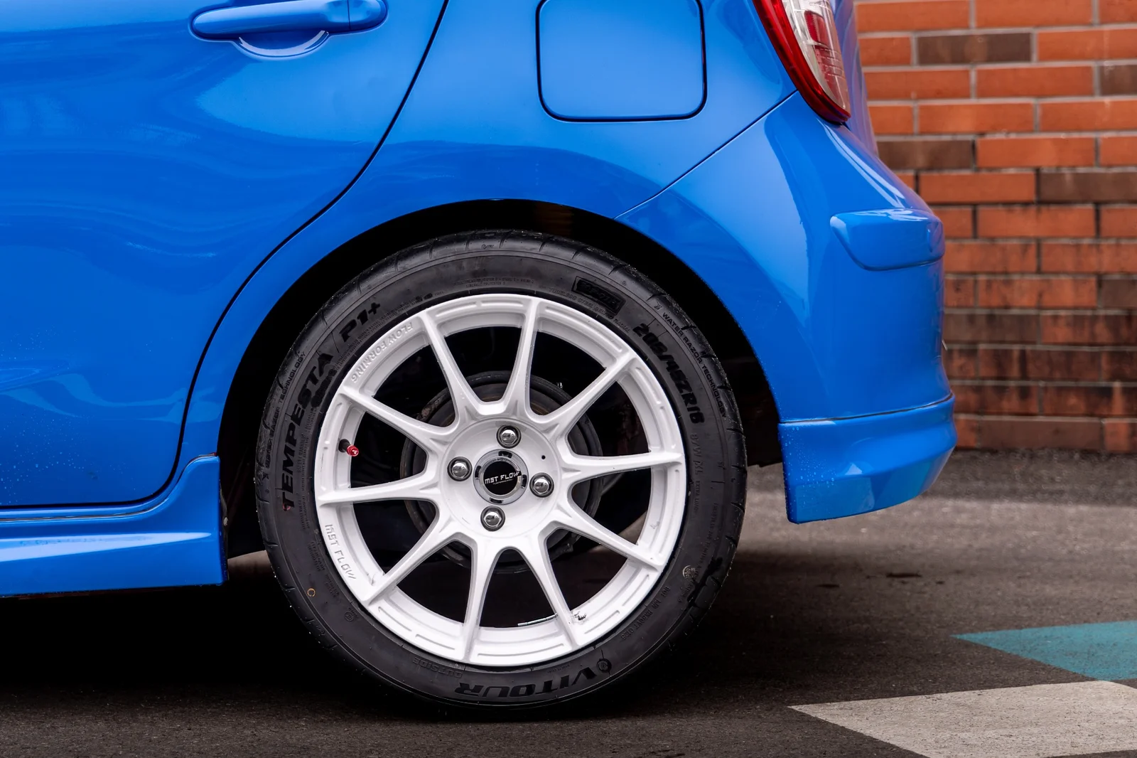 日产玛驰 · FF FK75S 轮毂装车实拍，第4张