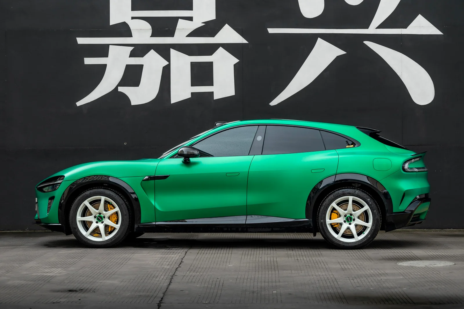 小米YU7 · FF MR7 轮毂装车实拍，第1张