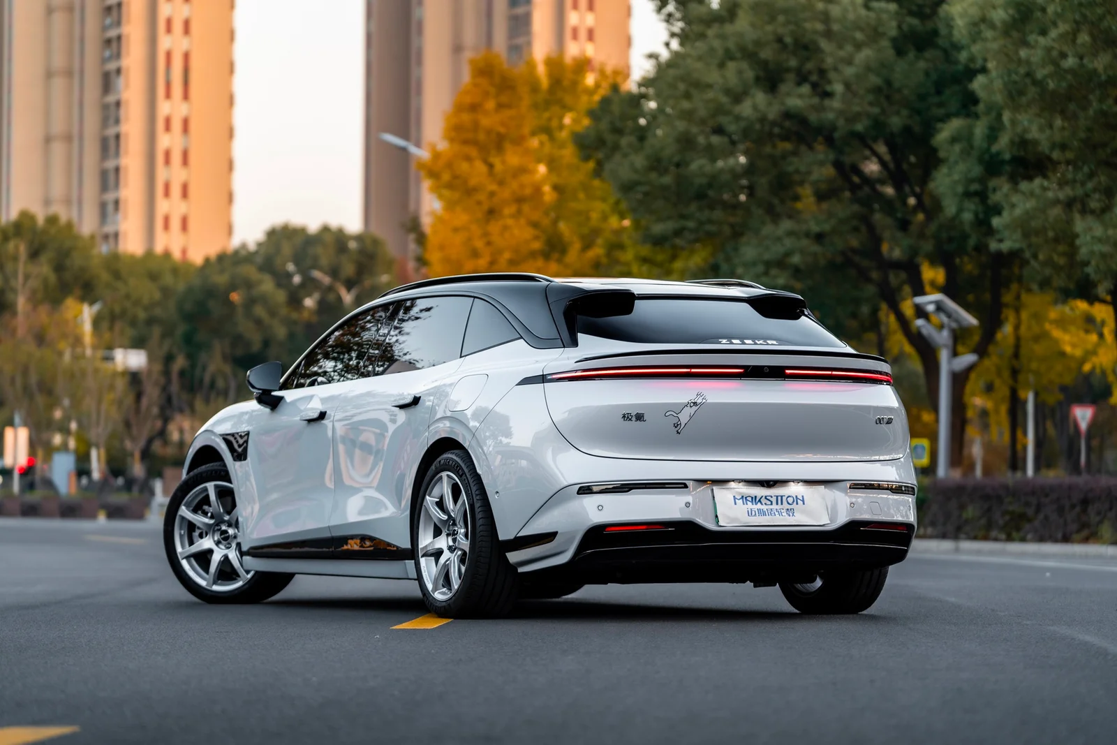 极氪007GT · FF MR7 轮毂装车实拍，第3张