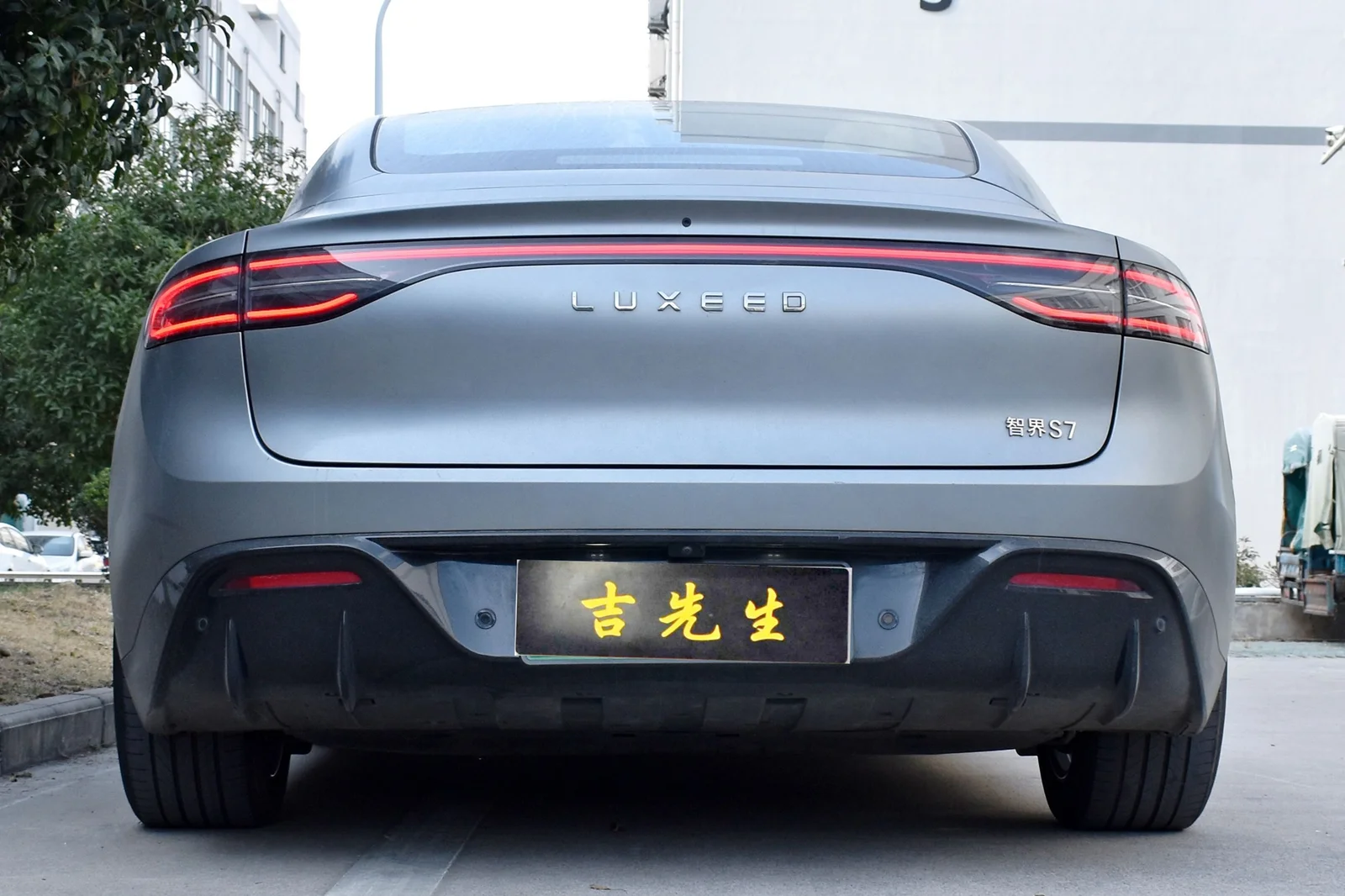 智界S7 · FF MR7 轮毂装车实拍，第4张