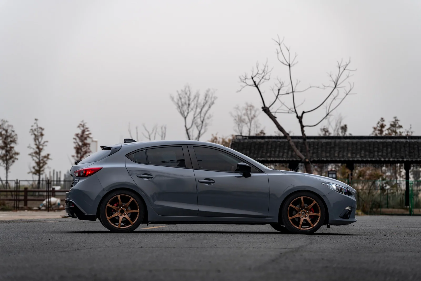 马自达昂克赛拉搭载MAKSTTON FF MR7 18寸轮毂实拍图