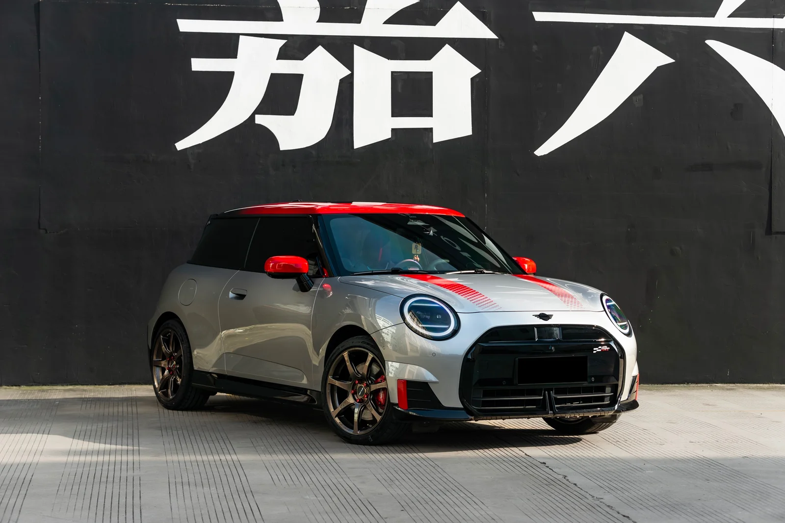 电动MINI JCW · FF MR7 轮毂装车实拍，第2张
