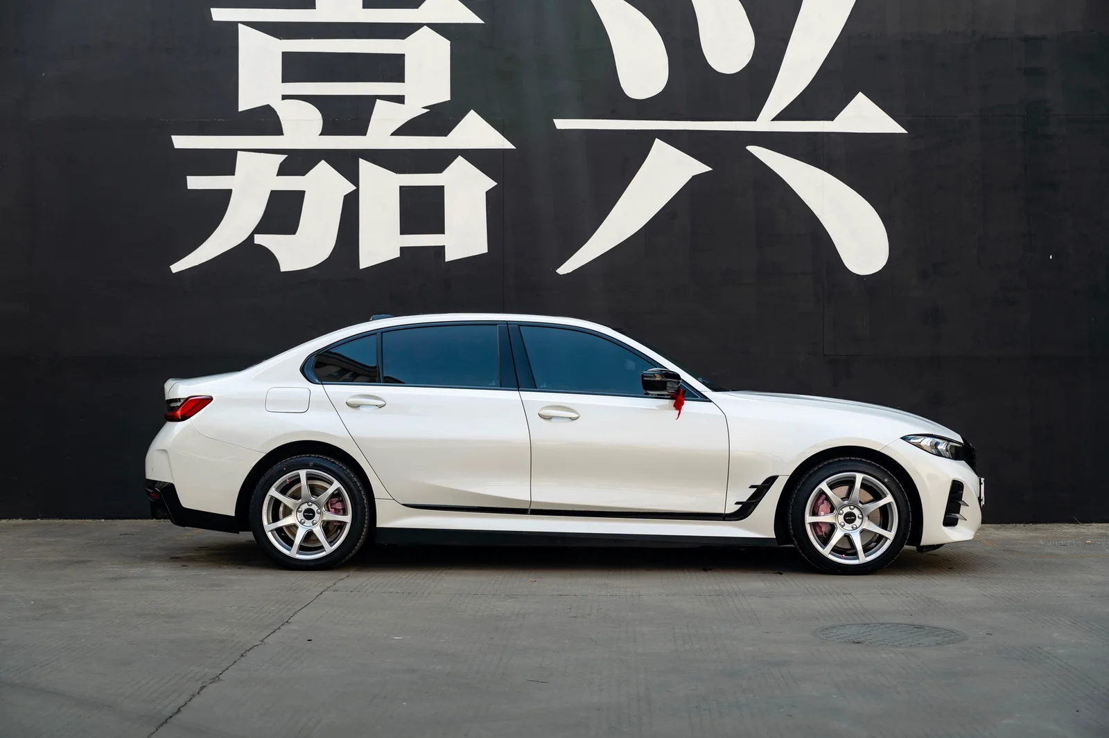 宝马i3 · FF MR7 轮毂装车实拍，第1张