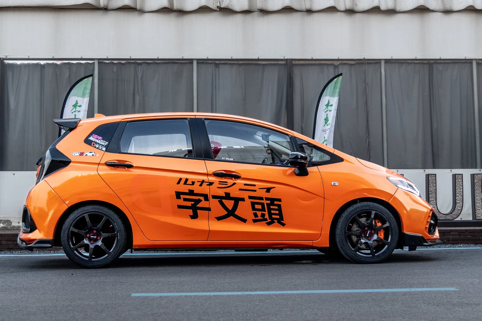 本田飞度搭载MAKSTTON FF MR7S 16寸轮毂实拍图