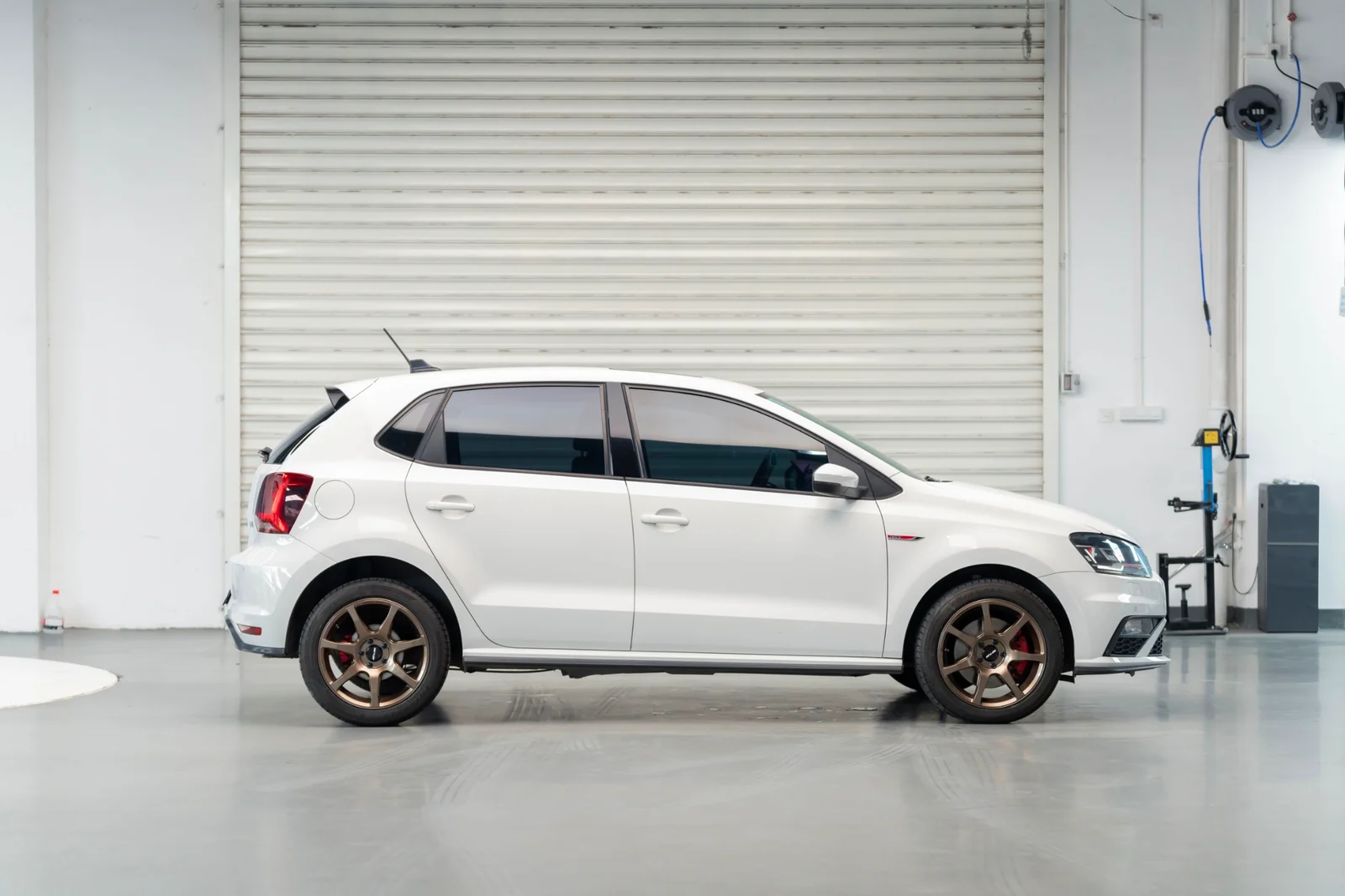 大众Polo GTI · FF MR7S 轮毂装车实拍，第1张