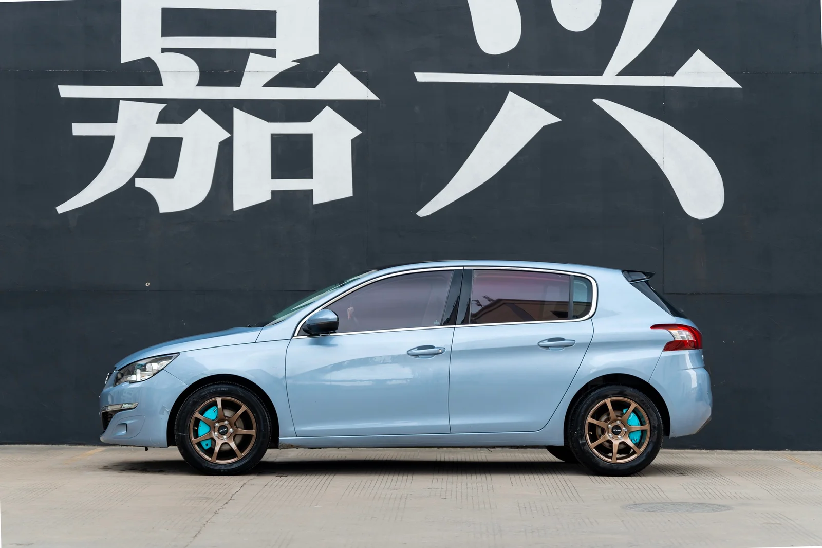 标致308S · FF MR7S 轮毂装车实拍，第1张