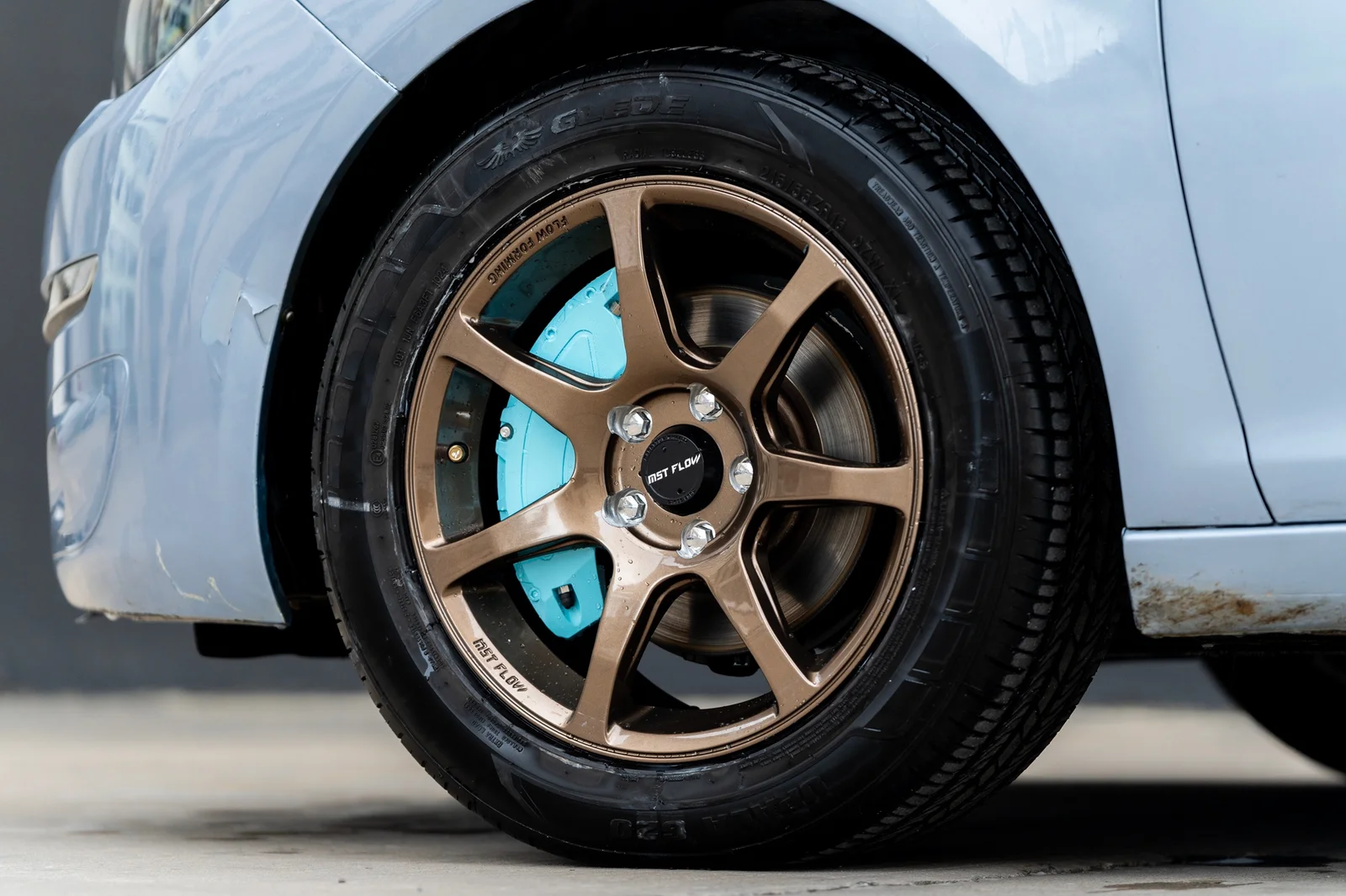标致308S · FF MR7S 轮毂装车实拍，第6张